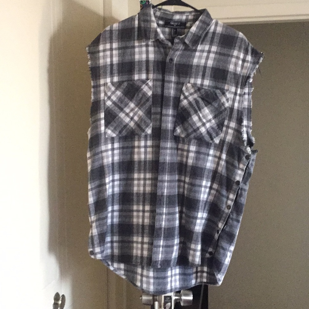 Sleeveless plaid trucker shirt size large